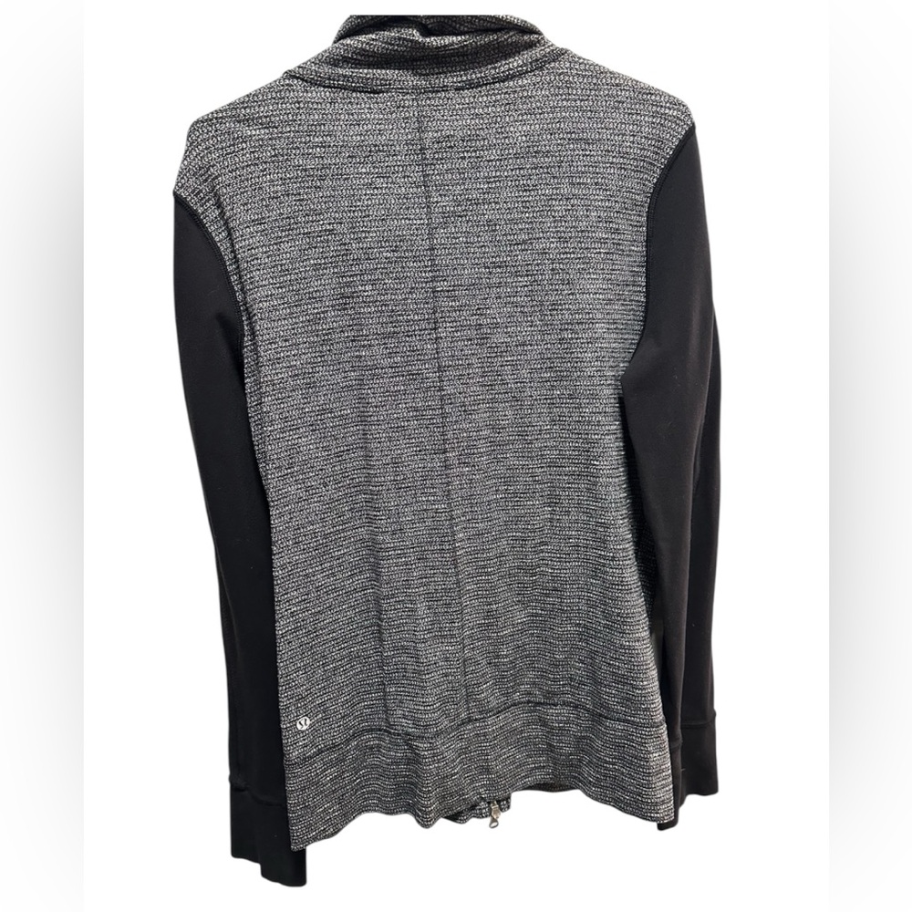 Lululemon Daily Yoga Jacket
Coco Pique Black / Black - Picture 6 of 8
